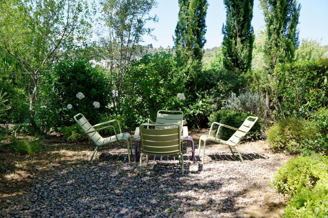 Private Furnished Apartment With All Comfort Has A Garden In A Green Space Meyreuil Eksteriør billede